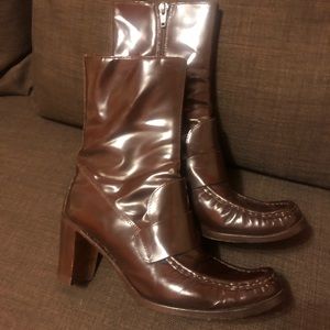 Short brown patent leather boots